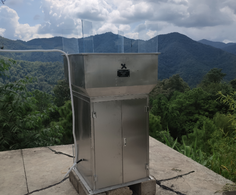 云飞高空测报灯