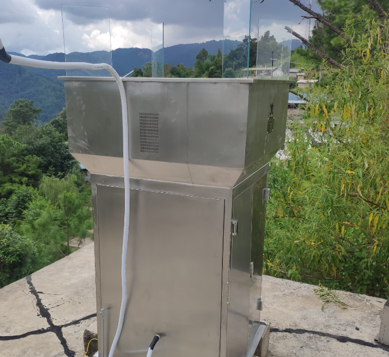 云飞高空测报灯