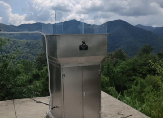 云飞高空测报灯