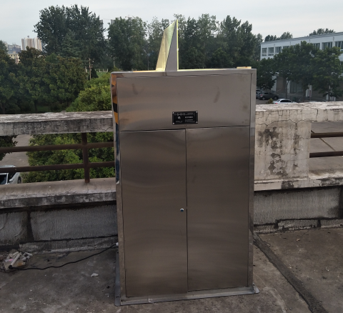 云飞高空测报灯